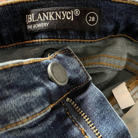 [BLANKNYC] ‘The Bowery’ Cropped Boot Cut Distressed Jean | SZ 28 - Picture 9 of 12